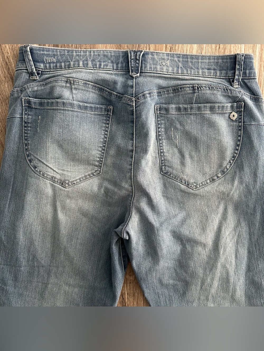 Democracy Medium Blue Cropped Roll-Cuff Jeans - Picture 5 of 6